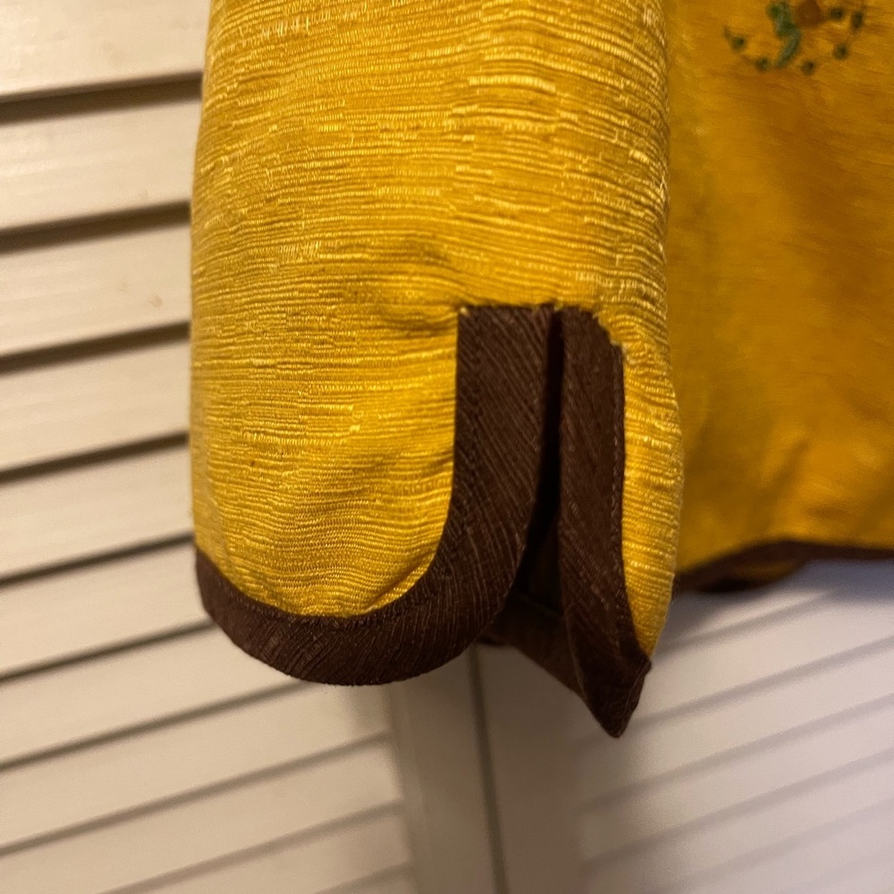 Silk Land Gold Jacket - Picture 7 of 7